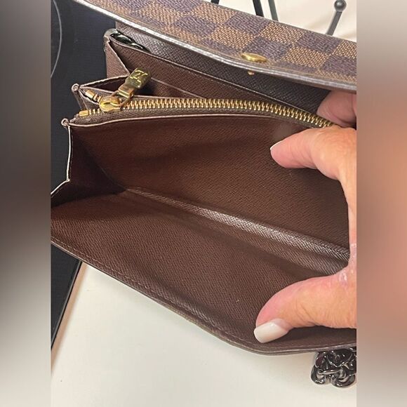 Louis Vuitton Damier Ebene International wallet - Picture 13 of 15